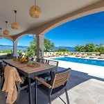 Luxury Glabrova With Pool And Sauna Near The Sea On Krk Island * Gostinjac