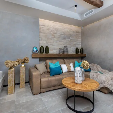 Luxury Glabrova With Pool And Sauna Near The Sea On Krk Island