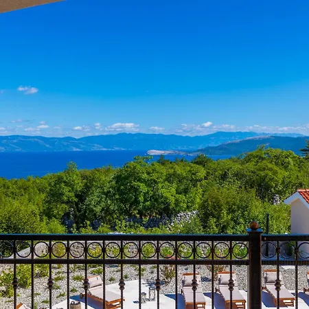 Villa Luxury Glabrova With Pool And Sauna Near The Sea On Krk Island *