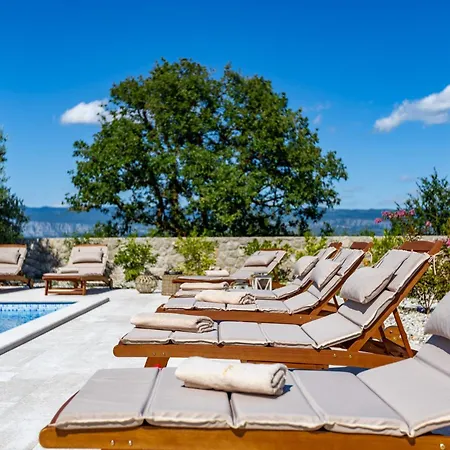 Villa Luxury Glabrova With Pool And Sauna Near The Sea On Krk Island Gostinjac