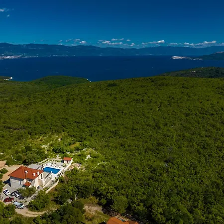 Villa Luxury Glabrova With Pool And Sauna Near The Sea On Krk Island Gostinjac