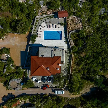 Villa Luxury Glabrova With Pool And Sauna Near The Sea On Krk Island