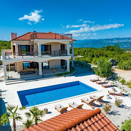 Villa Luxury Glabrova With Pool And Sauna Near The Sea On Krk Island