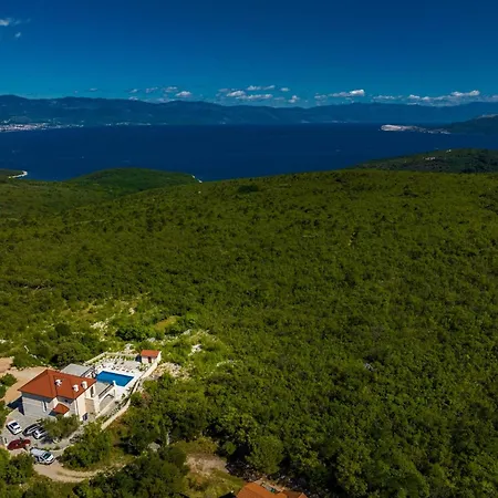 Luxury Glabrova With Pool And Sauna Near The Sea On Krk Island
