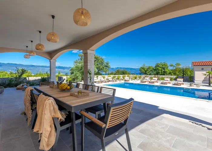 别墅 Luxury Glabrova With Pool And Sauna Near The Sea On Krk Island Gostinjac