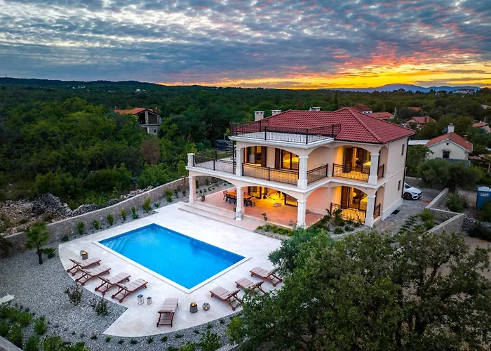 Luxury Glabrova With Pool And Sauna Near The Sea On Krk Island