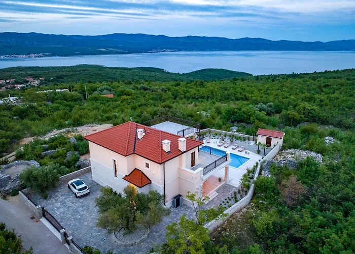 别墅 Luxury Glabrova With Pool And Sauna Near The Sea On Krk Island