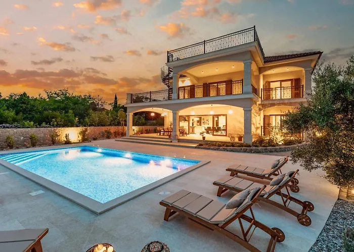 Luxury Glabrova With Pool And Sauna Near The Sea On Krk Island
