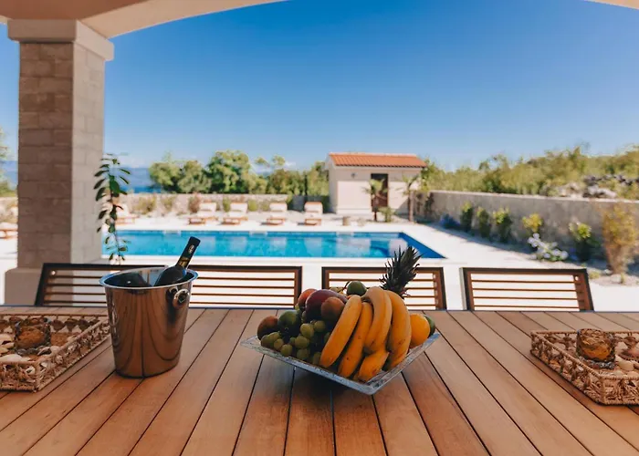Luxury Glabrova With Pool And Sauna Near The Sea On Krk Island 别墅