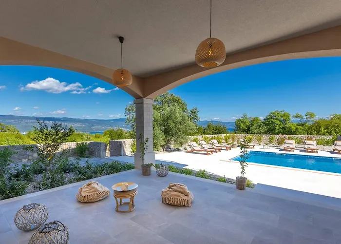 别墅 Luxury Glabrova With Pool And Sauna Near The Sea On Krk Island Gostinjac