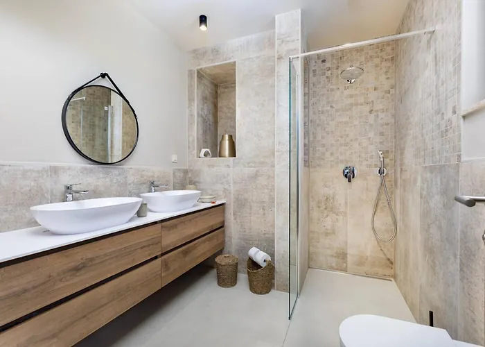 别墅 Luxury Glabrova With Pool And Sauna Near The Sea On Krk Island *