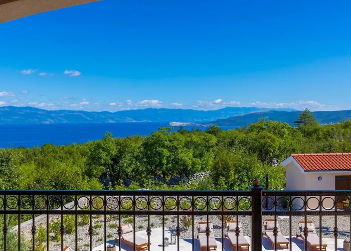 Luxury Glabrova With Pool And Sauna Near The Sea On Krk Island 别墅 Gostinjac