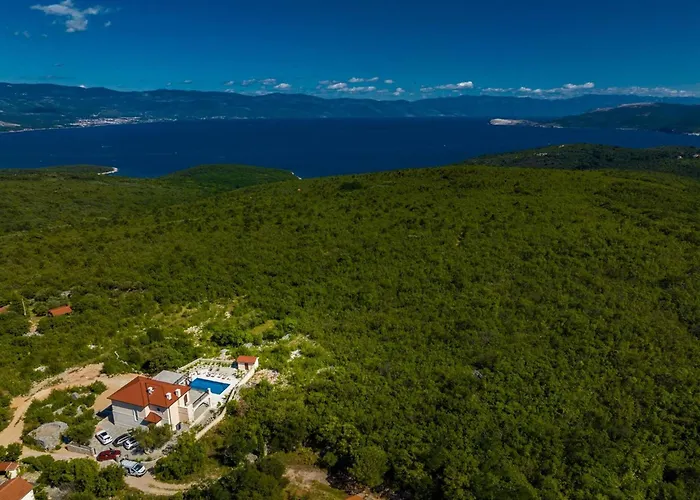 Luxury Glabrova With Pool And Sauna Near The Sea On Krk Island