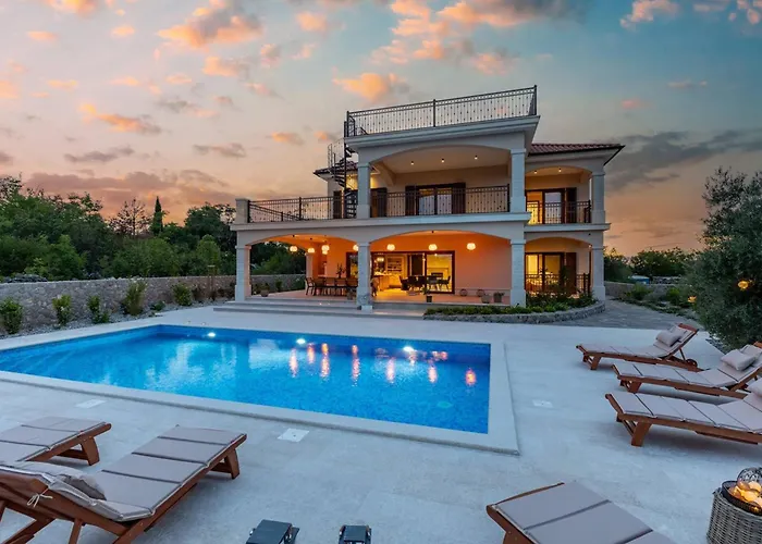 Luxury Glabrova With Pool And Sauna Near The Sea On Krk Island *