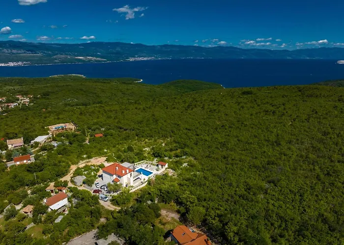 Luxury Glabrova With Pool And Sauna Near The Sea On Krk Island 别墅 *