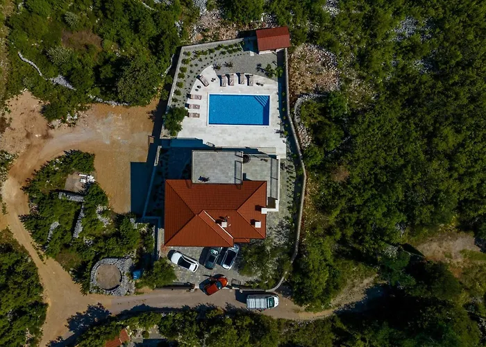 Luxury Glabrova With Pool And Sauna Near The Sea On Krk Island 别墅 *