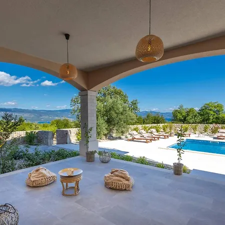 Villa Luxury Glabrova With Pool And Sauna Near The Sea On Krk Island Gostinjac