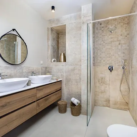 Villa Luxury Glabrova With Pool And Sauna Near The Sea On Krk Island *